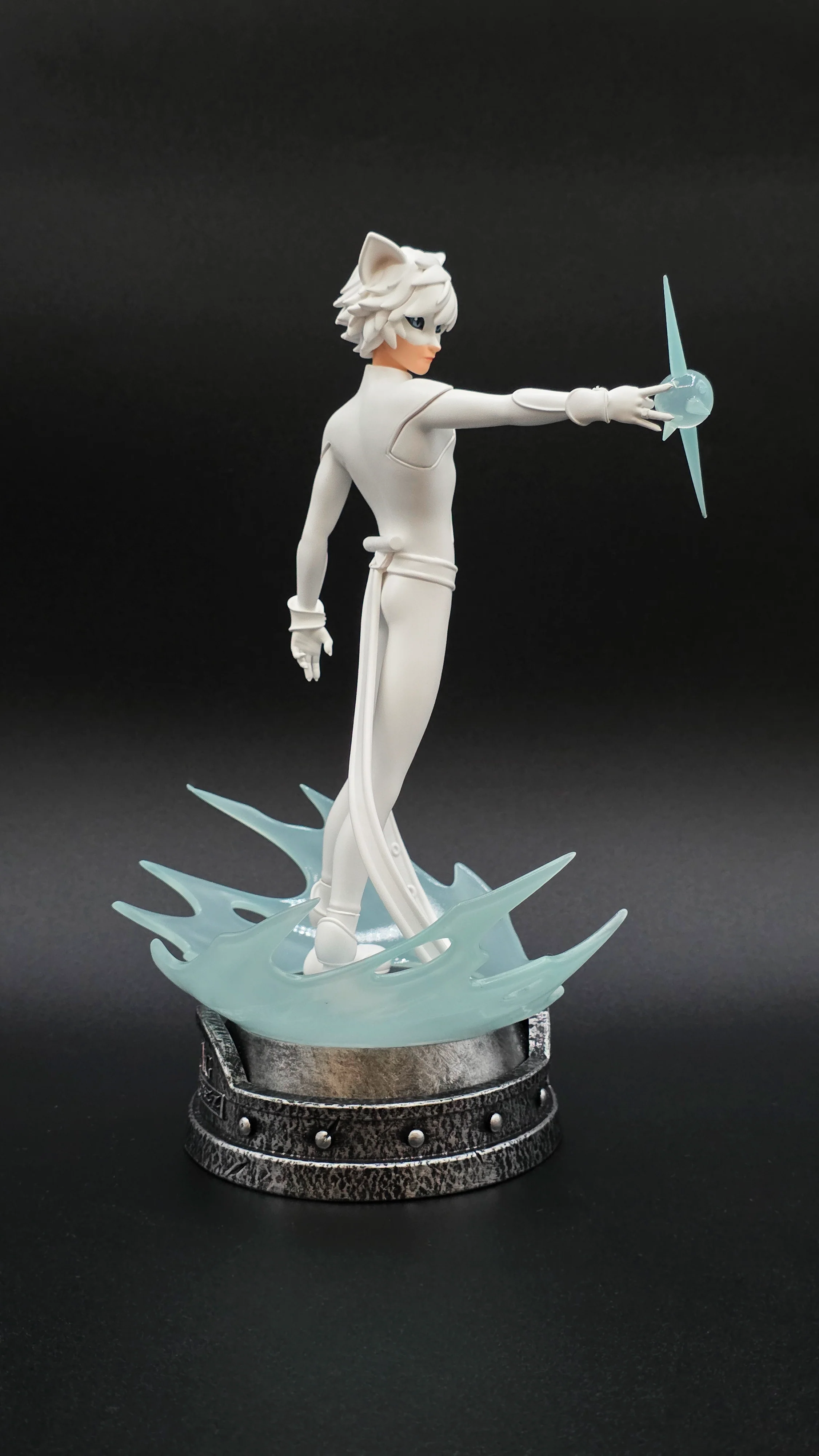 Cat Blanc Art Figure - Image 5