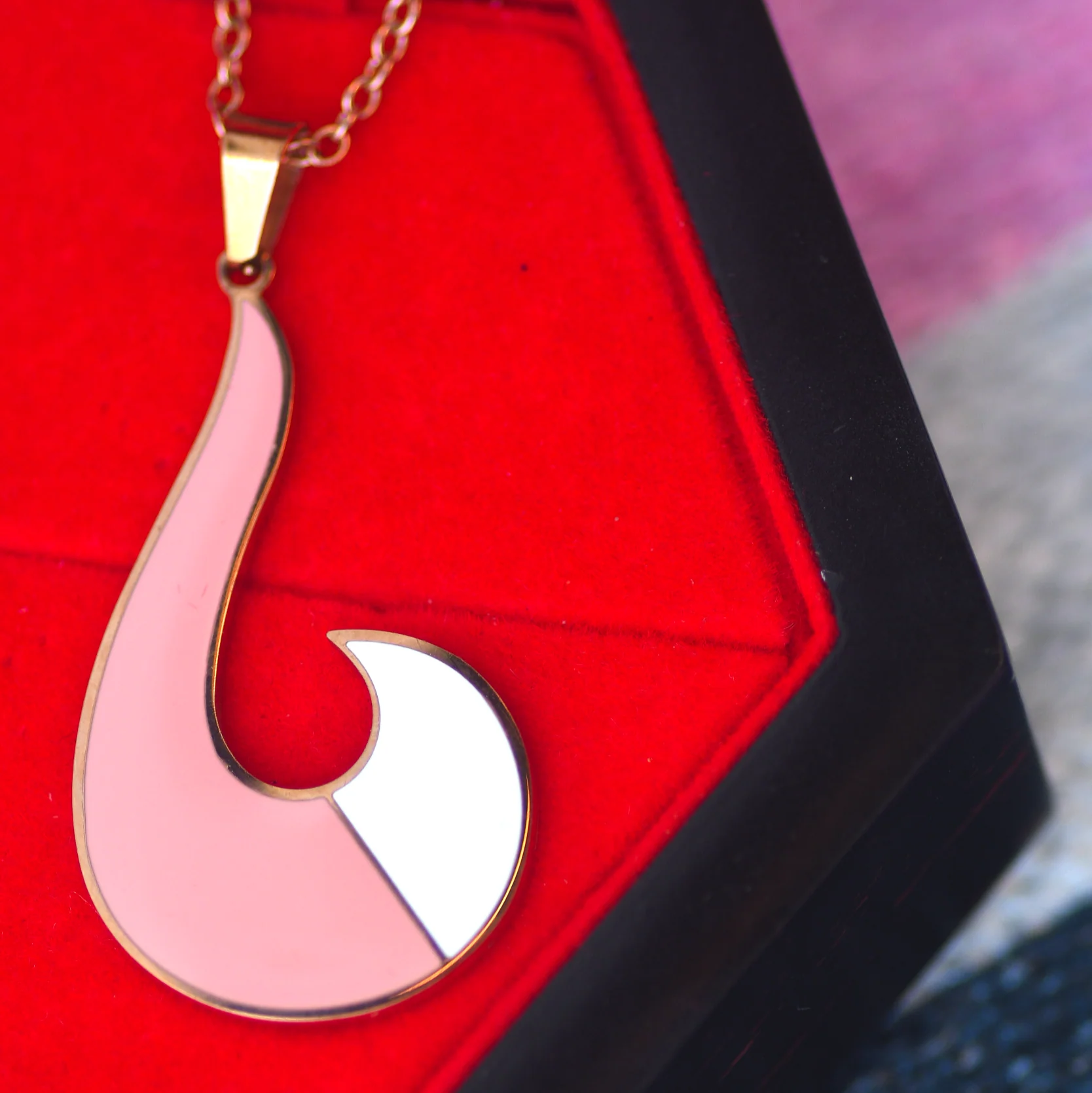 Miraculous Fox Marinette Camouflage Necklace - Image 3