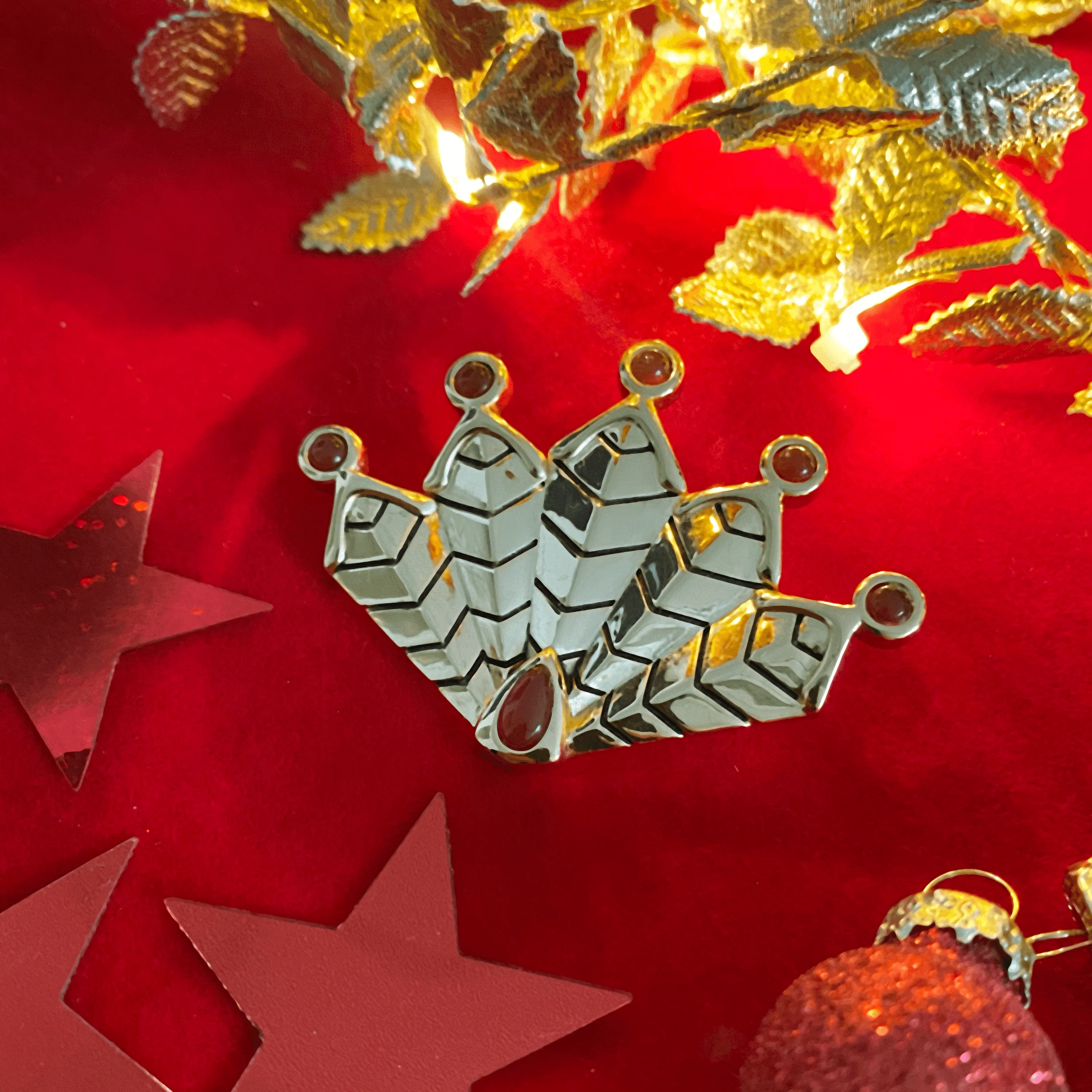Miraculous Peacock Felix Camouflage Brooch - Image 6