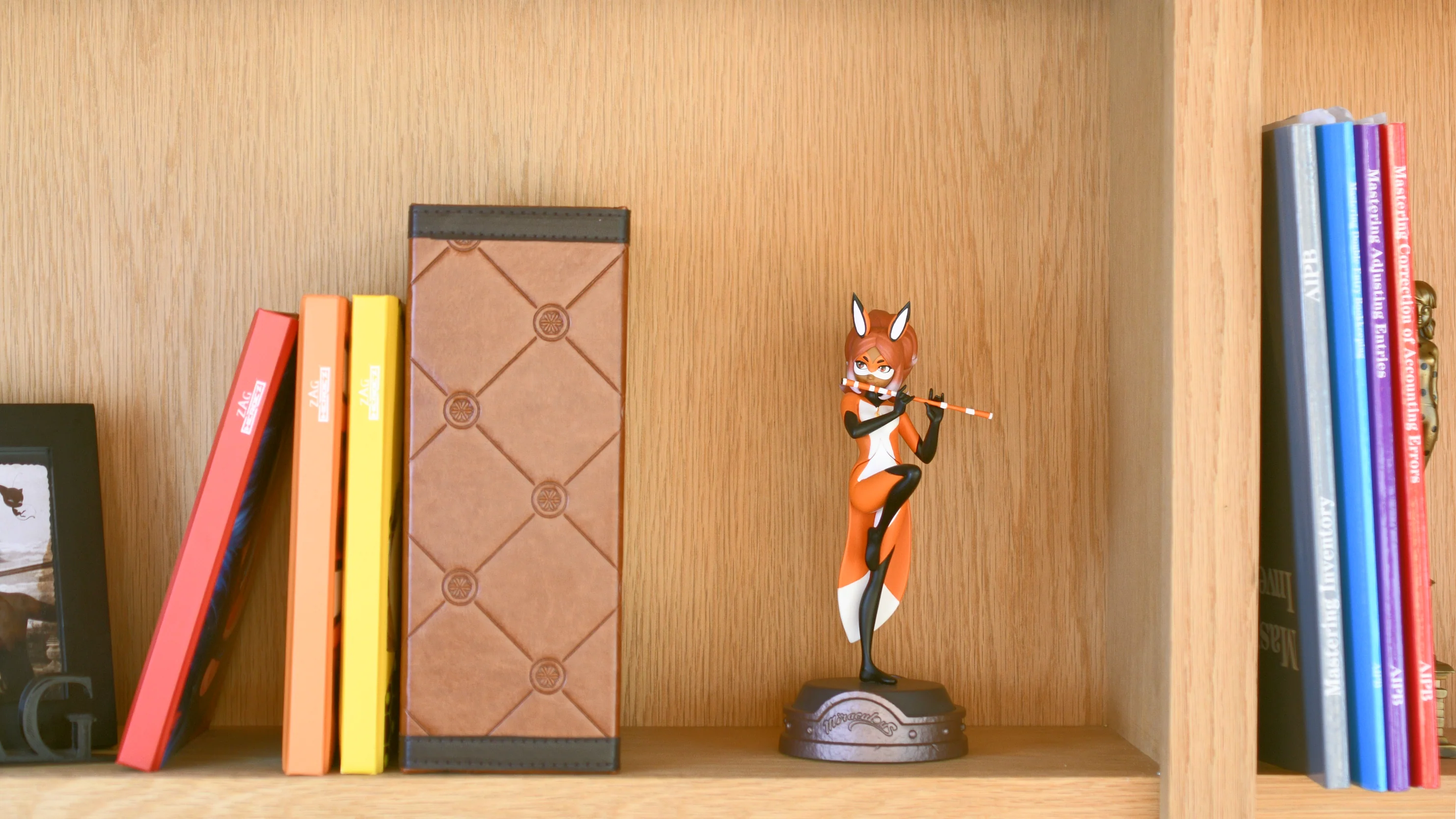 Rena Rouge – Premium Resin Art Figure - Image 9